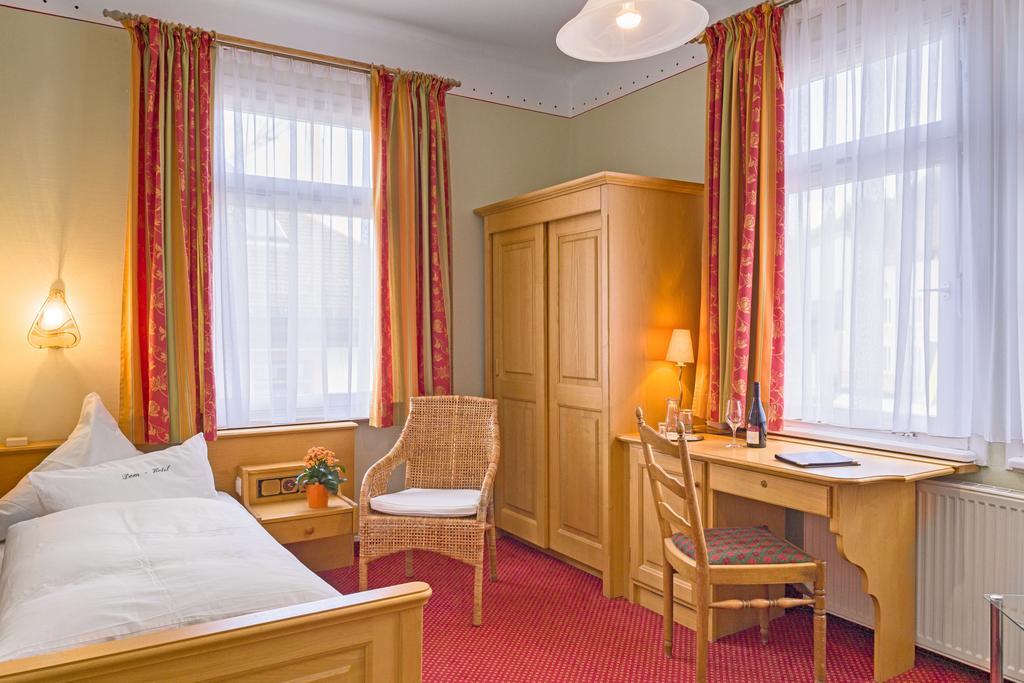 Dom-Hotel ザンクト・ブラージエン エクステリア 写真